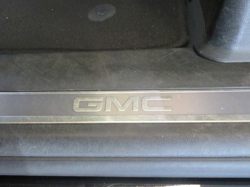 Used 2021 GMC Yukon XL SLT RWD image 18