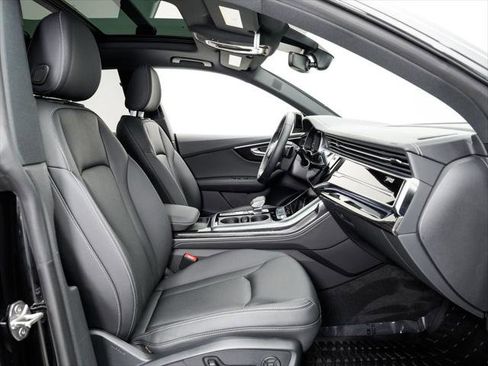 Certified 2025 Audi Q8 Premium Plus w/ Premium Plus Package AWD/4WD image 20