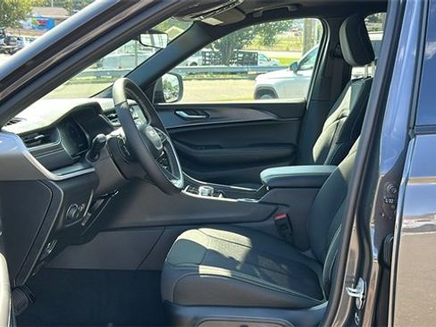 New 2025 Jeep Grand Cherokee L Laredo w/ Luxury Tech Group I image 10