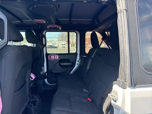 Used 2019 Jeep Wrangler Unlimited Sport S image 8