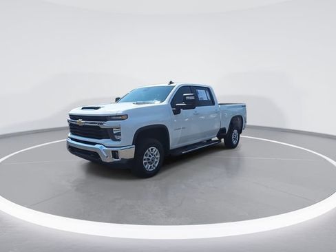 Used 2025 Chevrolet Silverado 2500 LT w/ Convenience Package AWD/4WD image 4