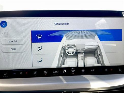 Used 2024 Ford Escape Platinum image 19