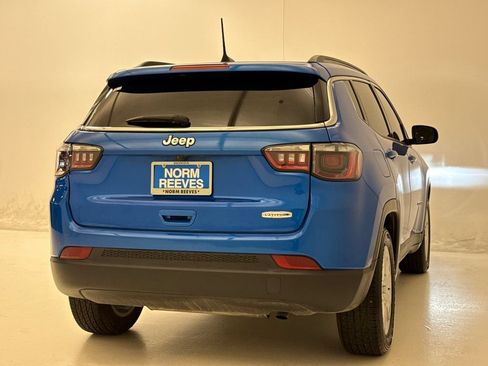 Used 2022 Jeep Compass Latitude FWD image 9