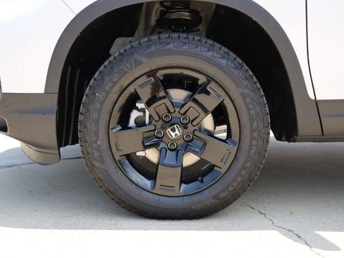 New 2026 Honda Ridgeline Black Edition image 9