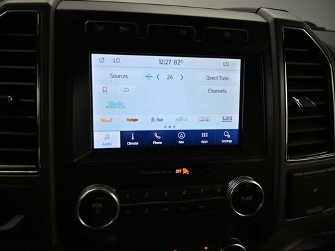 Used 2020 Ford Expedition XLT w/ Equipment Group 202A AWD/4WD image 19