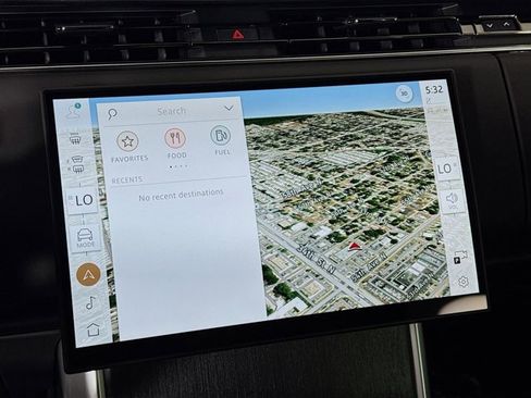 Certified 2025 Land Rover Range Rover SE image 16