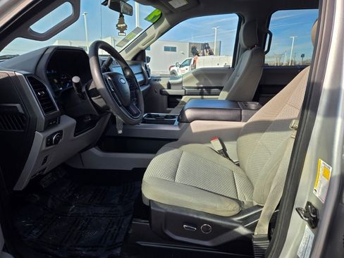 Used 2019 Ford F350 XLT w/ XLT Premium Package image 18