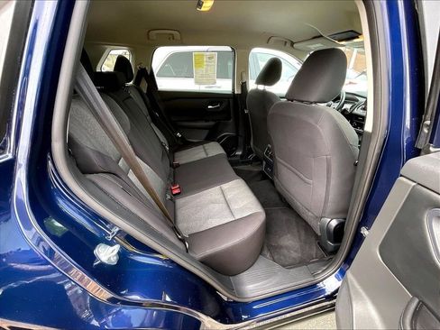 Used 2024 Nissan Rogue SV AWD/4WD image 16