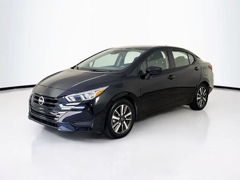 Used 2024 Nissan Versa SV FWD image 3