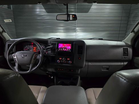 Used 2019 Nissan NV 3500 SL image 14