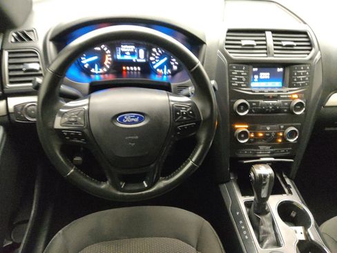 Used 2018 Ford Explorer XLT FWD image 22