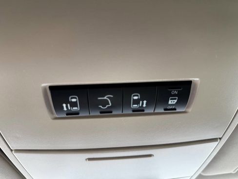 Used 2016 Dodge Grand Caravan SXT image 22