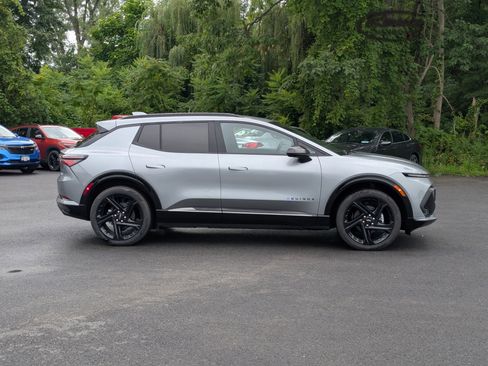 New 2025 Chevrolet Equinox EV RS image 8