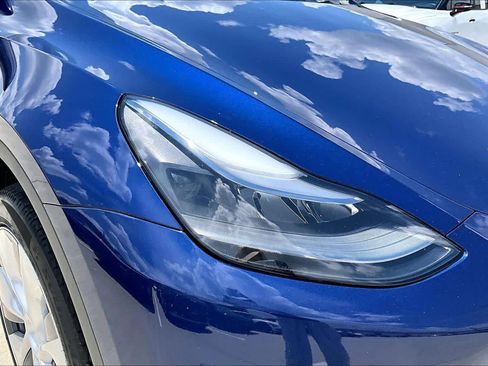 Used 2024 Tesla Model Y Long Range AWD/4WD image 25