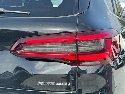 Used 2023 BMW X5 xDrive40i w/ Parking Assistance Package AWD/4WD image 32