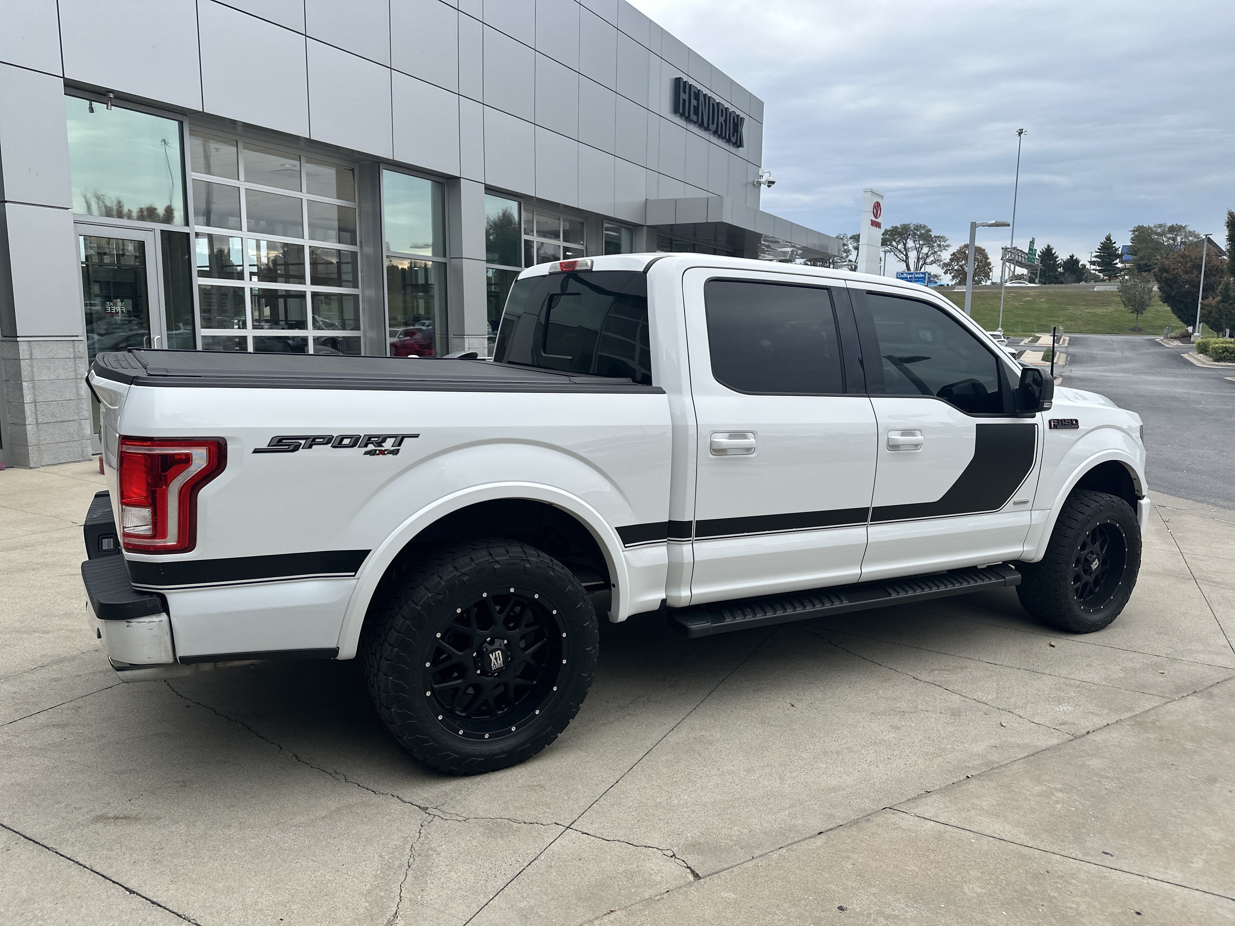 Used 2016 Ford F150 XLT w/ Equipment Group 302A Luxury AWD/4WD image 10