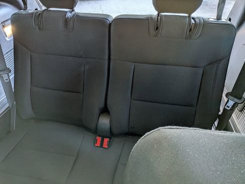 Used 2021 Ford Explorer XLT image 32