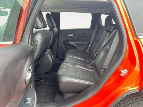 Used 2021 Jeep Cherokee Latitude Lux w/ Comfort/Convenience Group image 13