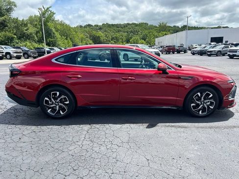 Used 2025 Hyundai Sonata SEL FWD image 4
