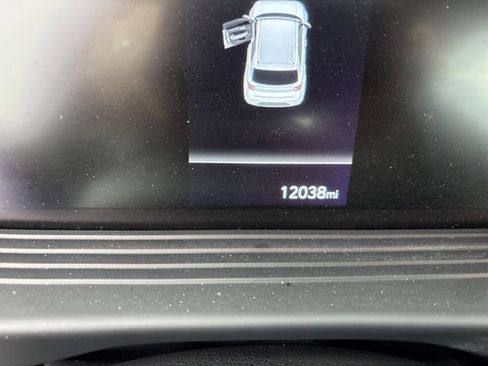 Certified 2024 Hyundai Venue SEL image 11