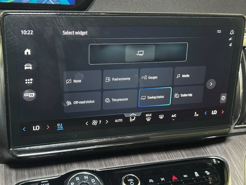 Used 2026 Ford Expedition Platinum w/ Platinum Ultimate Package AWD/4WD image 49