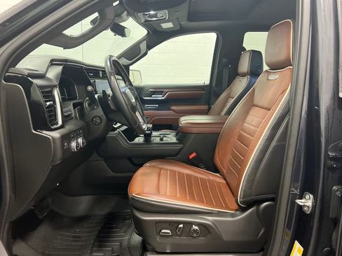 Used 2023 GMC Sierra 1500 Denali Ultimate image 9