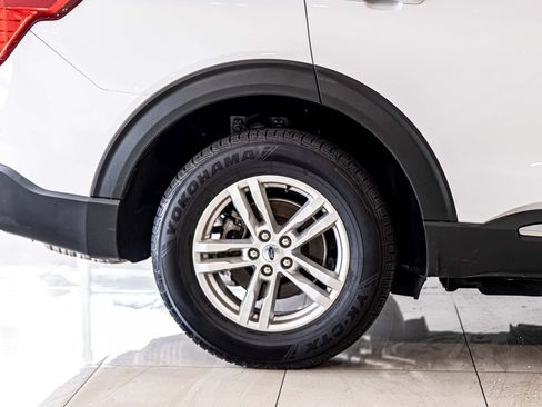 Used 2021 Ford Explorer XLT AWD/4WD image 11