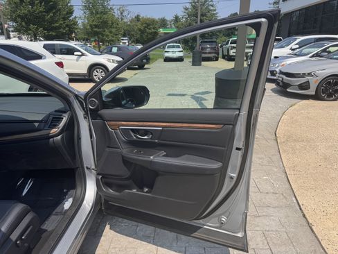 Used 2019 Honda CR-V Touring image 25