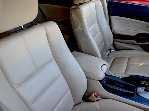 Used 2010 Honda Crosstour EX-L image 21