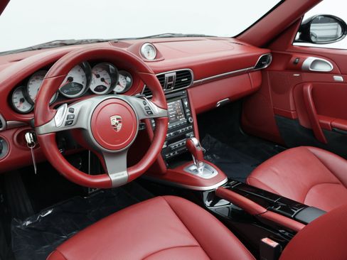 Used 2009 Porsche 911 Cabriolet image 23