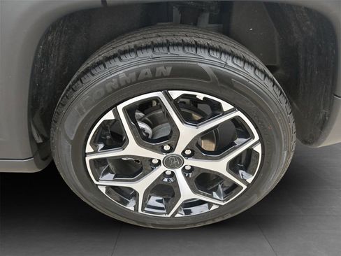 Used 2025 Jeep Compass Limited AWD/4WD image 33