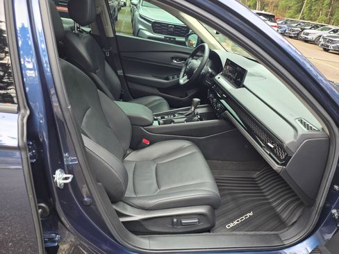 Used 2025 Honda Accord Touring image 11