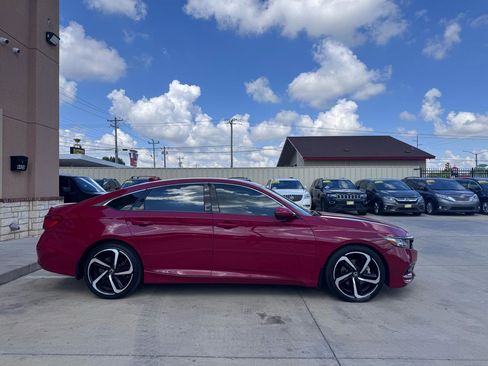 Used 2018 Honda Accord Sport image 3
