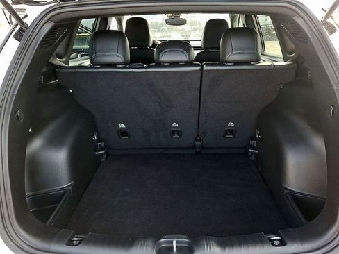 Used 2024 Jeep Compass Latitude image 29