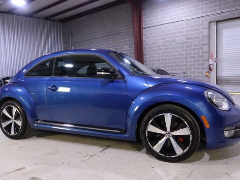 Used 2013 Volkswagen Beetle 2.0T image 7