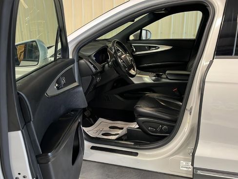 Used 2020 Lincoln Nautilus FWD w/ Equipment Group 101A image 11