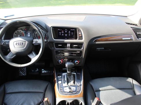 Used 2017 Audi Q5 2.0T Premium AWD/4WD image 29