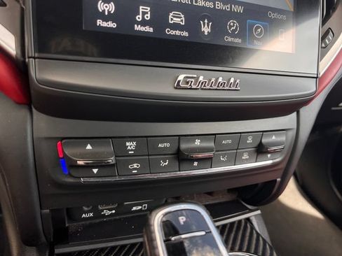Used 2019 Maserati Ghibli GranSport RWD image 25