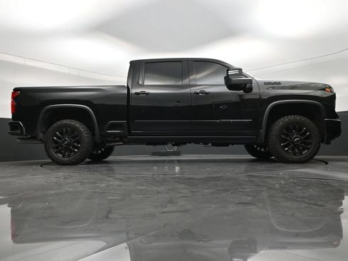 Used 2025 Chevrolet Silverado 2500 High Country w/ High Country Premium Package AWD/4WD image 25