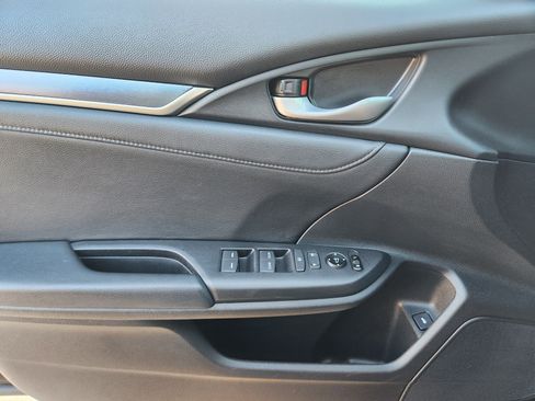 Used 2017 Honda Civic Touring image 28