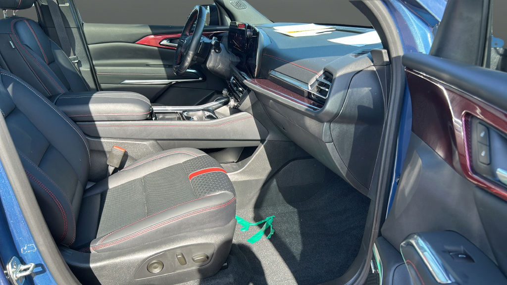 Used 2026 Chevrolet Traverse RS w/ LPO, Floor Liner Package AWD/4WD image 27