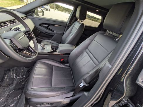 Used 2025 Land Rover Range Rover Evoque S image 19