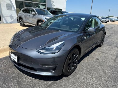 Used 2023 Tesla Model 3 Standard Range RWD image 2