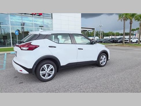 Used 2025 Nissan Kicks Play S FWD image 33