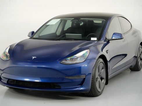 Used 2023 Tesla Model 3 Standard Range image 49
