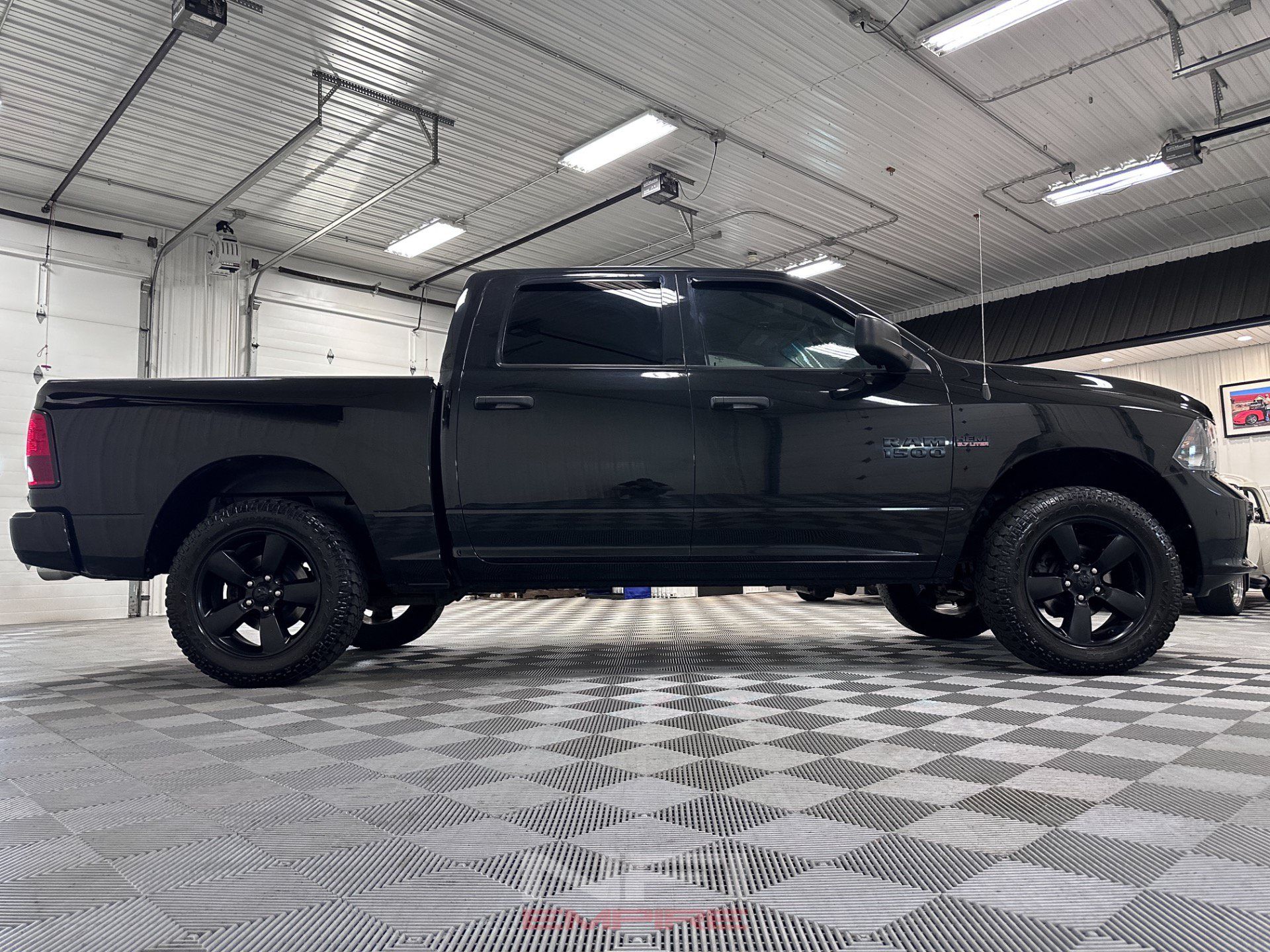 Used 2016 RAM 1500 Express w/ Black Ram 1500 Express Group AWD/4WD image 17