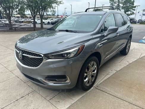 Used 2020 Buick Enclave Avenir w/ Avenir Technology Package FWD image 2