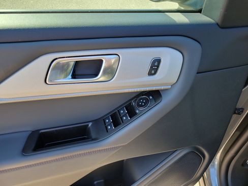 New 2026 Ford Explorer Active w/ Active Comfort Package image 6