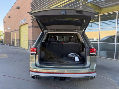 Used 2024 Volkswagen Atlas Peak Edition SEL AWD/4WD image 42