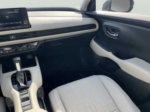 Used 2025 Honda HR-V LX image 11